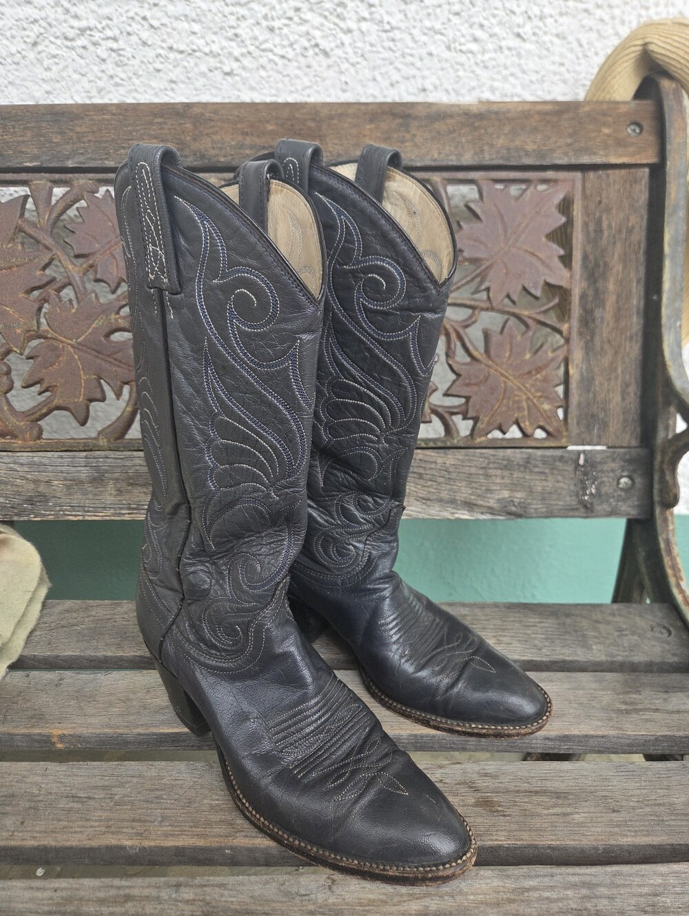 Dan Post Black Leather Embroidered Western Heeled Boots